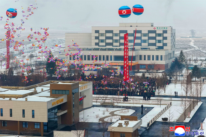 8-Корейский народ встречает Новый год с поразительными успехами